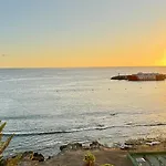 아파트 New The Terrace By The Sea -infinity Views & Air Cond- Comodoro, Cristianos, Tenerife