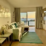 아파트 New The Terrace By The Sea -infinity Views & Air Cond- Comodoro, Cristianos, Tenerife