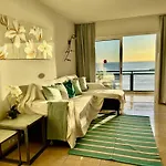 New The Terrace By The Sea -infinity Views & Air Cond- Comodoro, Cristianos, Tenerife *