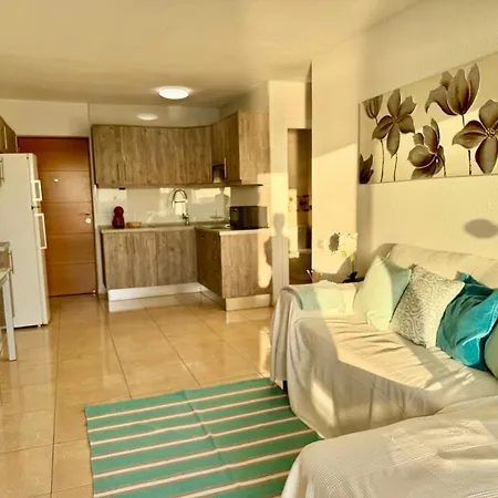 Apartamento New The Terrace By The Sea -infinity Views & Aircond- Comodoro, Cristianos, Tenerife