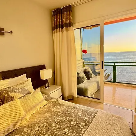 Apartamento New The Terrace By The Sea -infinity Views & Aircond- Comodoro, Cristianos, Tenerife *