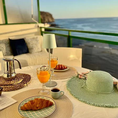 Apartamento New The Terrace By The Sea -infinity Views & Aircond- Comodoro, Cristianos, Tenerife