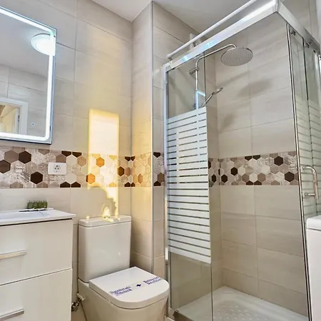 Apartamento New The Terrace By The Sea -infinity Views & Aircond- Comodoro, Cristianos, Tenerife Los Cristianos (Tenerife)