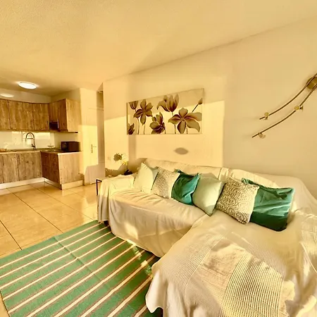Apartamento New The Terrace By The Sea -infinity Views & Aircond- Comodoro, Cristianos, Tenerife *