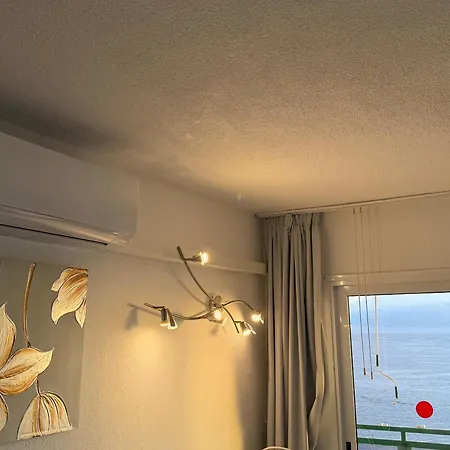 Apartamento New The Terrace By The Sea -infinity Views & Aircond- Comodoro, Cristianos, Tenerife